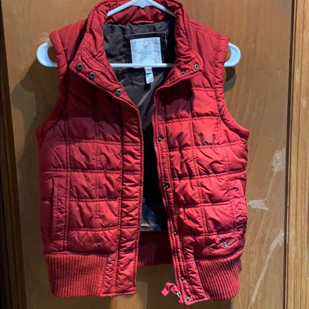 American Eagle puffer vest